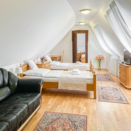 Hotel Salamander Banska Stiavnica Bagian luar foto