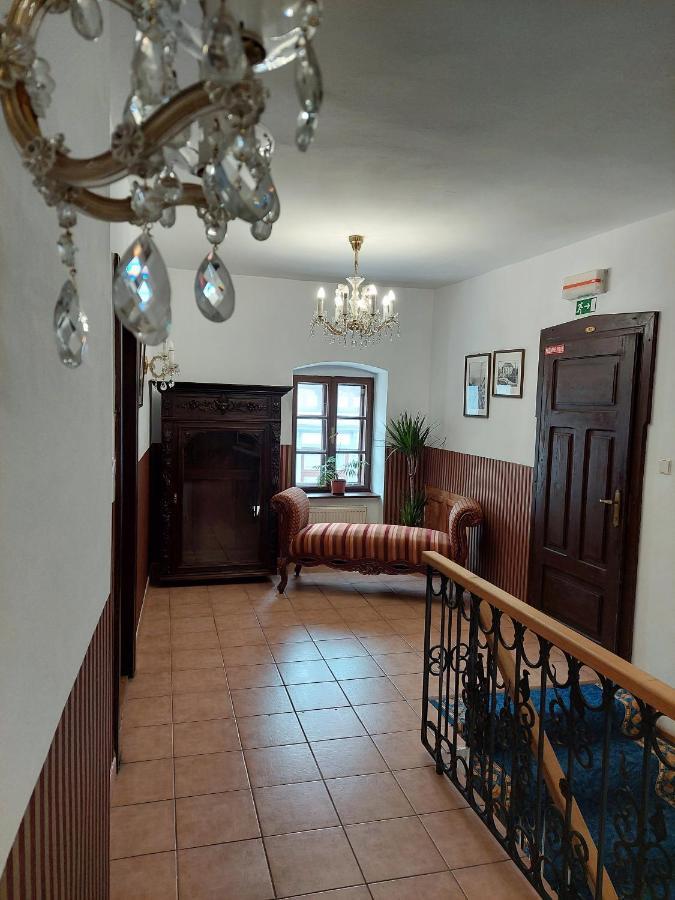 Hotel Salamander Banska Stiavnica Bagian luar foto