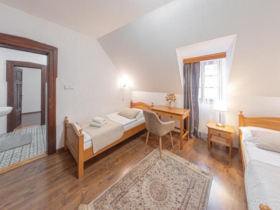 Hotel Salamander Banska Stiavnica Bagian luar foto