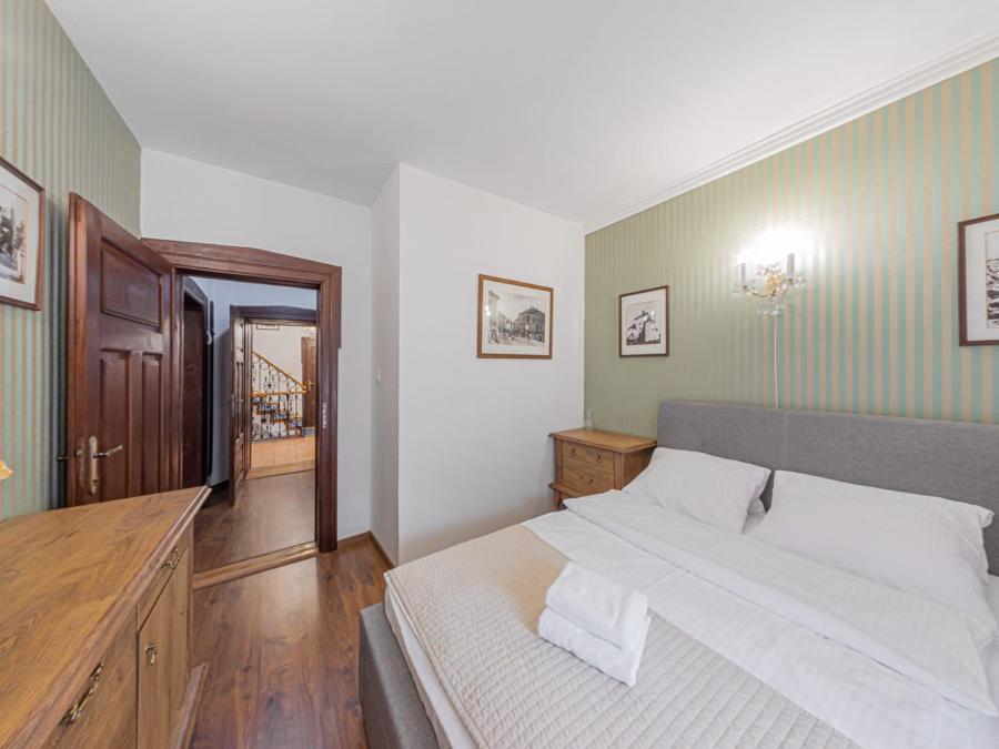 Hotel Salamander Banska Stiavnica Bagian luar foto