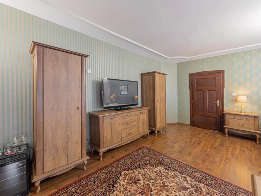 Hotel Salamander Banska Stiavnica Bagian luar foto