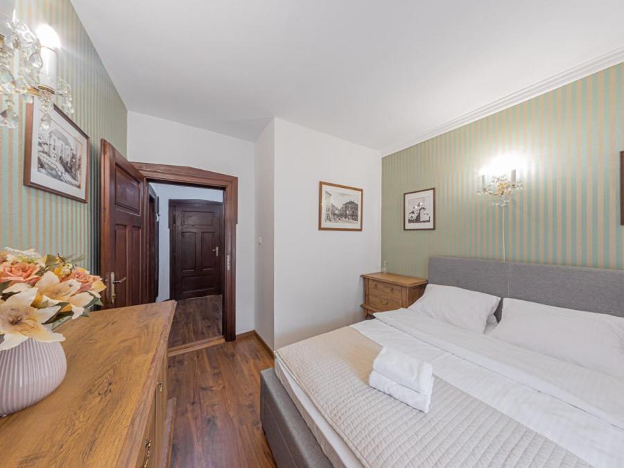 Hotel Salamander Banska Stiavnica Bagian luar foto