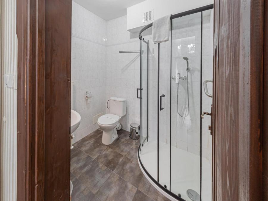 Hotel Salamander Banska Stiavnica Bagian luar foto