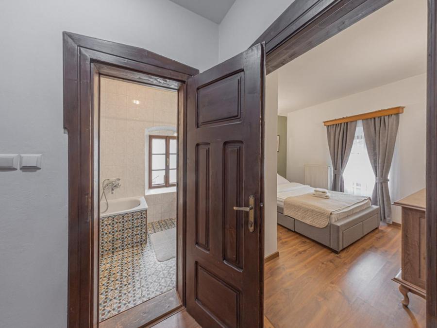 Hotel Salamander Banska Stiavnica Bagian luar foto