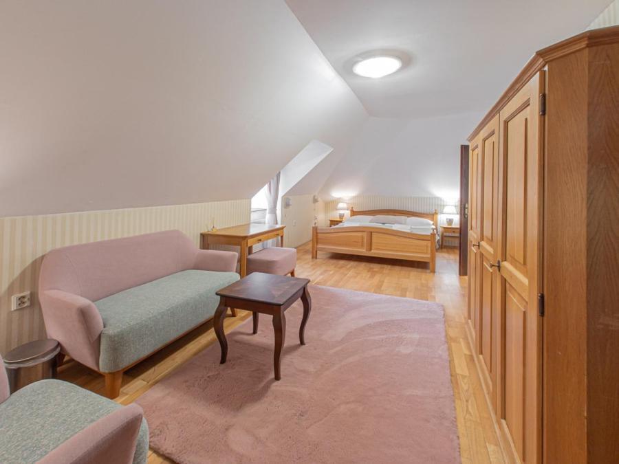Hotel Salamander Banska Stiavnica Bagian luar foto