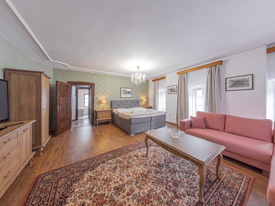 Hotel Salamander Banska Stiavnica Bagian luar foto