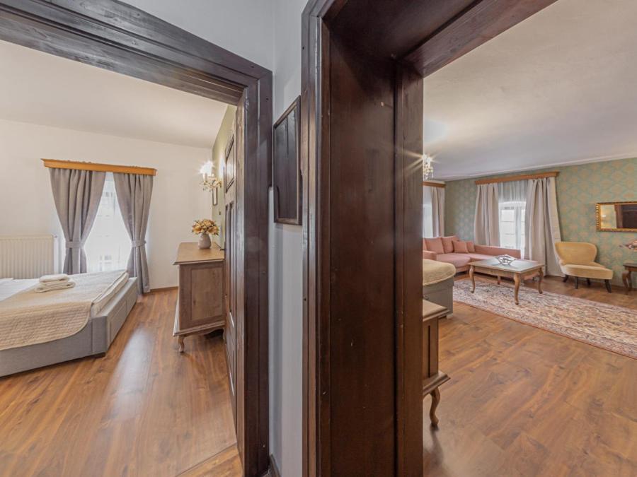 Hotel Salamander Banska Stiavnica Bagian luar foto