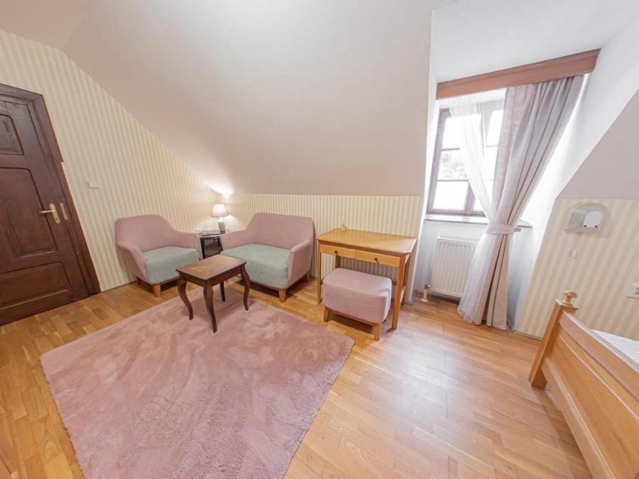 Hotel Salamander Banska Stiavnica Bagian luar foto