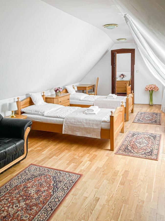 Hotel Salamander Banska Stiavnica Bagian luar foto