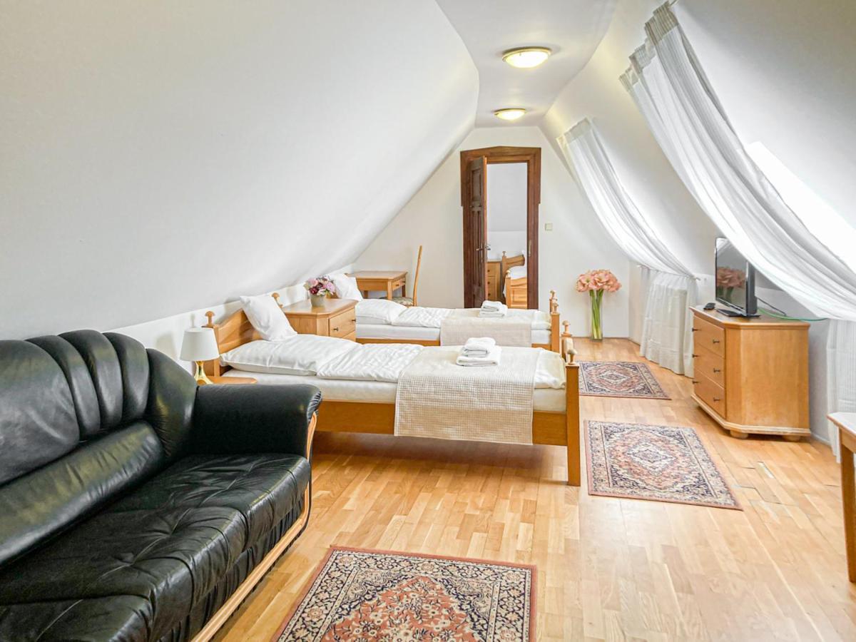Hotel Salamander Banska Stiavnica Bagian luar foto