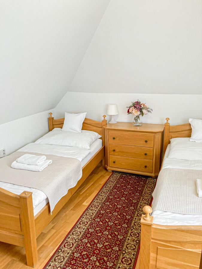 Hotel Salamander Banska Stiavnica Bagian luar foto